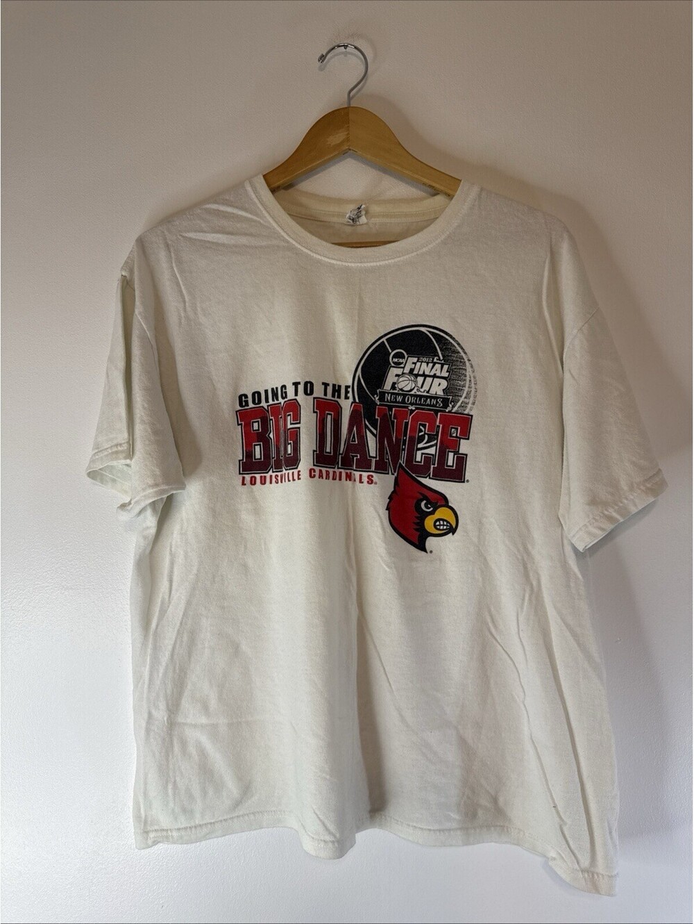 Louisville Cardinals 2012 Final 4 Shirt Size XL